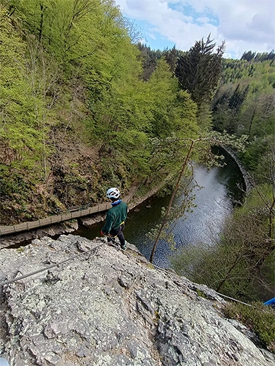 rzeka, skały